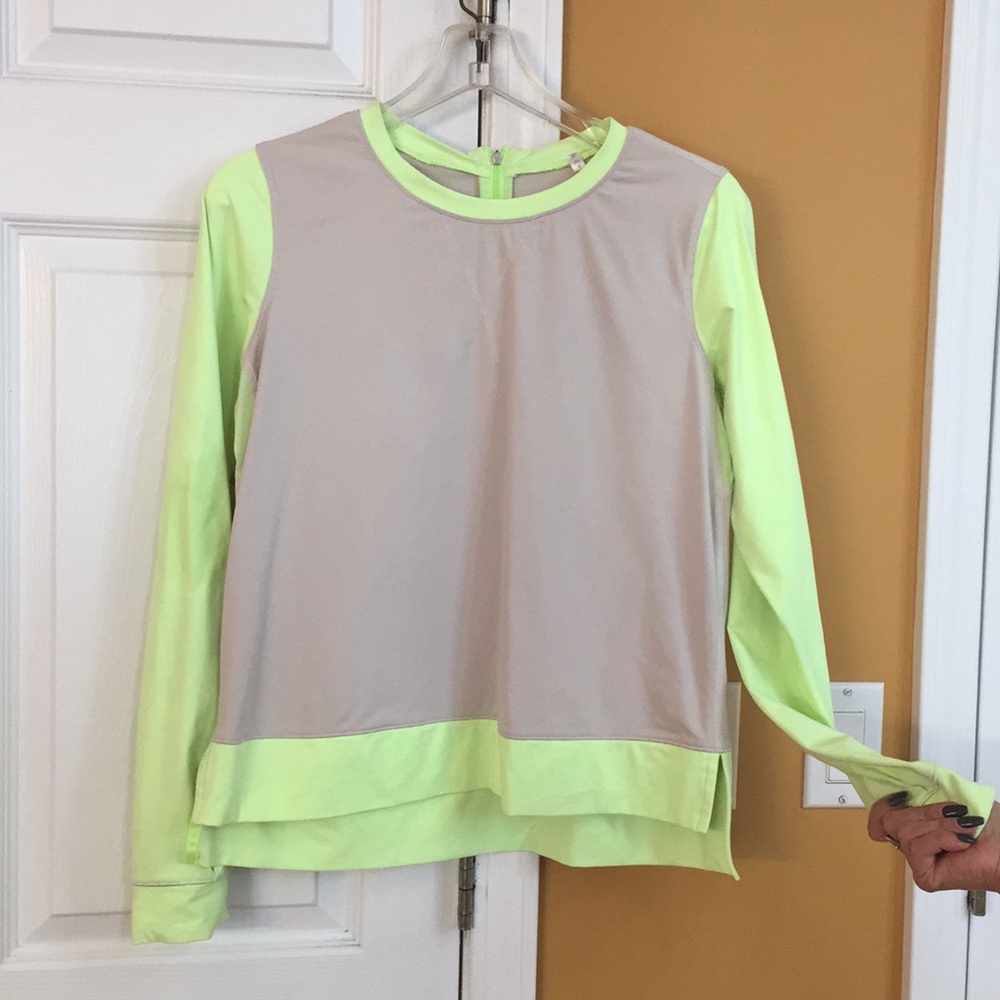 Lululemons running top